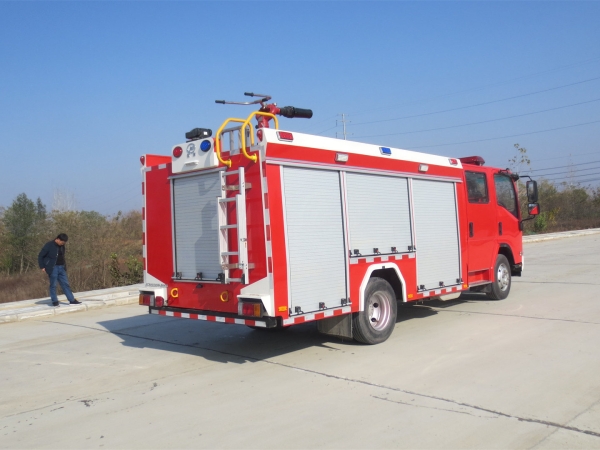 五十鈴3.5噸水罐消防車