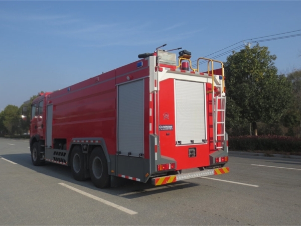 豪沃16噸泡沫消防車(chē)