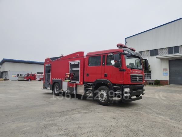 汕德卡7噸水罐消防車