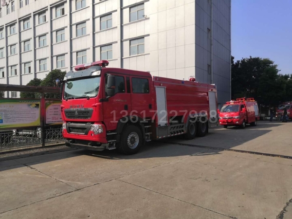 豪沃16噸泡沫消防車(chē)