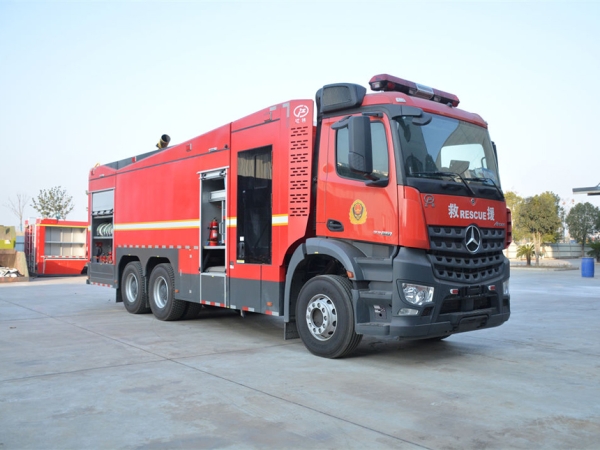 奔馳12噸壓縮空氣泡沫消防車